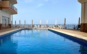 Amazing 3 Bedrooms Apartment With Pool Next To The Sea