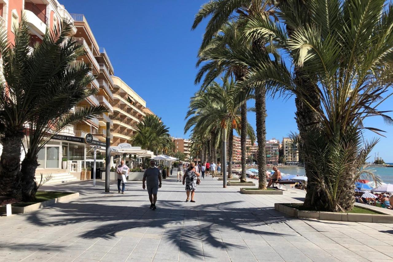 Amazing 3 Bedrooms Apartment With Pool Next To The Sea Torrevieja Exterior foto
